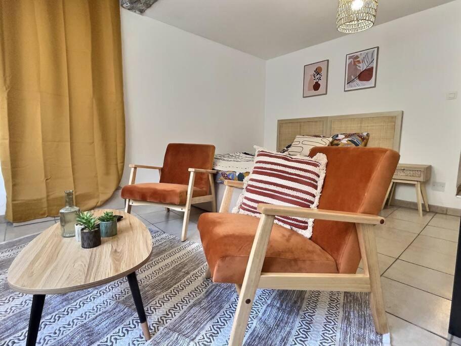 Le Petit Limouche - Parking Apartment Chabeuil Екстериор снимка